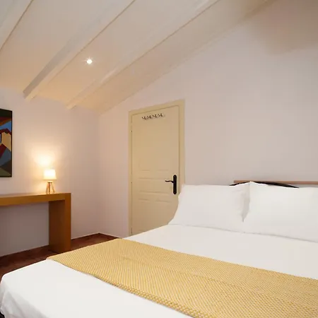 Apartment Etessiano *