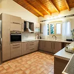 Appartement Etessiano Lefkímmi