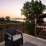 Appartement Etessiano *
